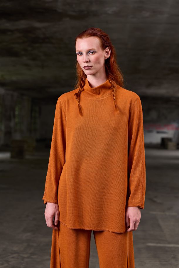 Roberta Redaelli AI 2026-27 PAPILIO, R1382 pull collo imbuto con maniche lunghe in maglia di lana zucca