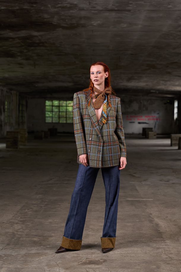 Roberta Redaelli AI 2026-27 PAPILIO, R1384 giacca doppiopetto over con gemello e bottoni in madreperla, in maglia jacquard DINAMI-TECS scozzese carciofo