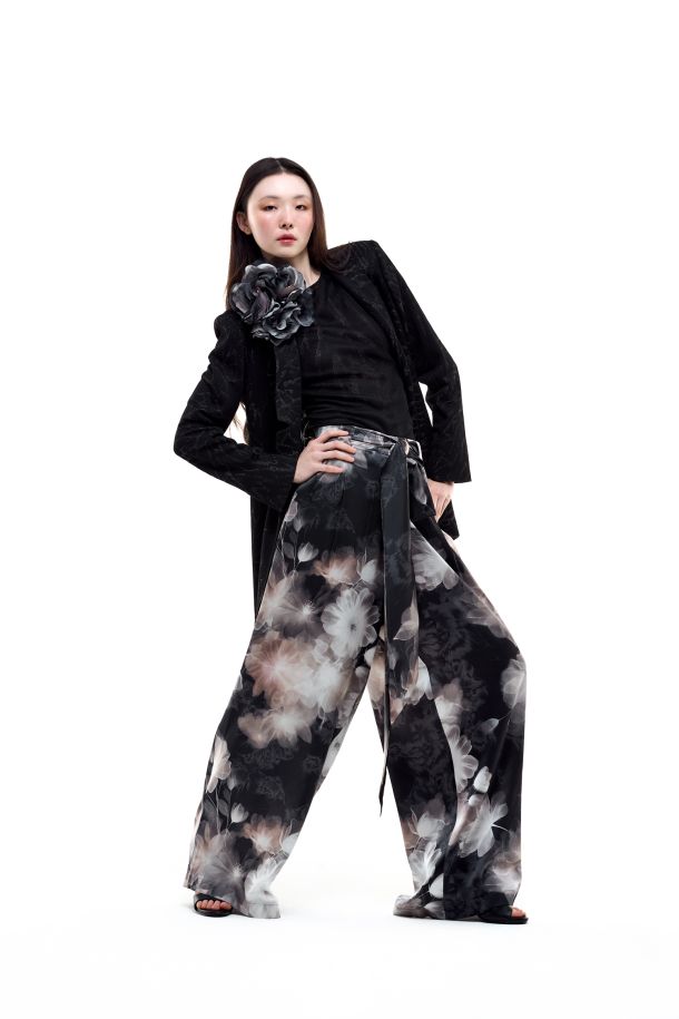 Roberta Redaelli primavera estate 2026, R1122/2 giacca lunga in maglia jacquard dinami-tecs fiore piccolo ossidiana