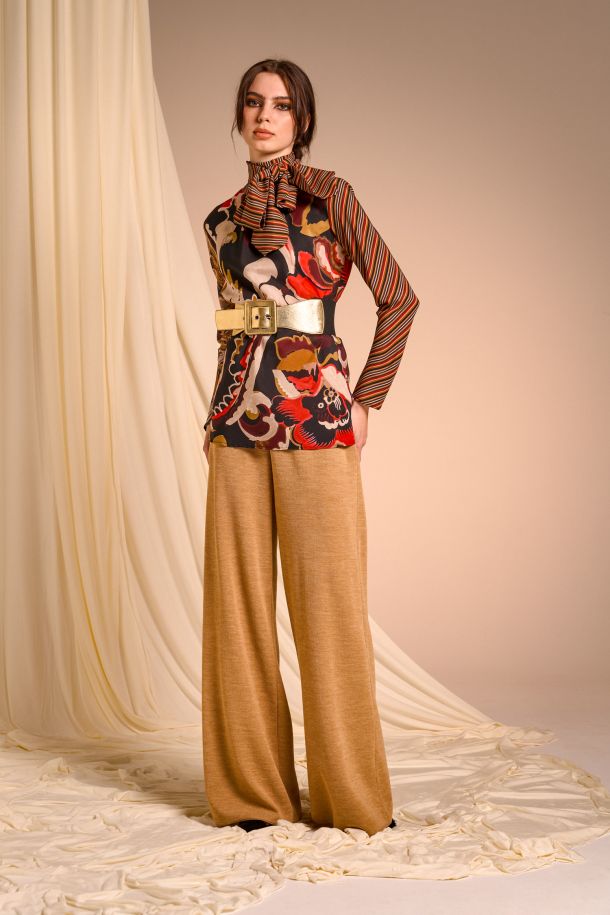 Roberta Redaelli fall winter 2025-26, R1348 Pantaloni con tasconi in maglia topazio + APC164/2 elastic and leather belt