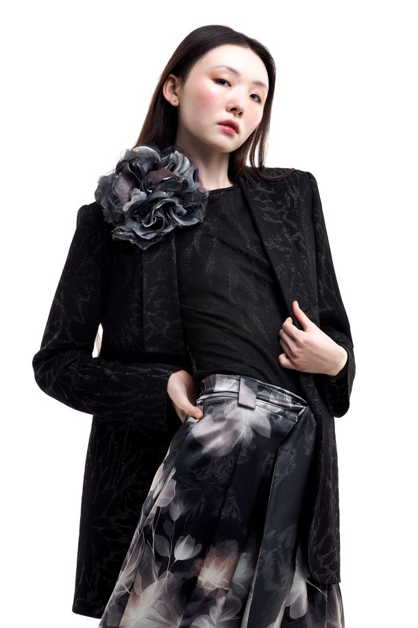 Roberta Redaelli speing summer 2026, R1122/2 Dinami-tecs jacquard knit long jacket fiore piccolo ossidiana