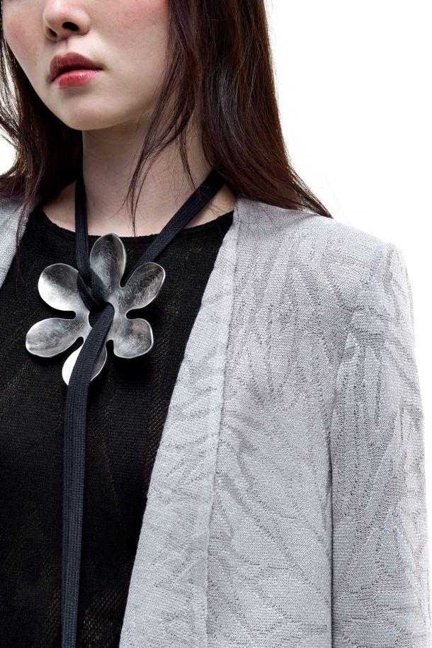 oberta Redaelli spring summer 2026, R1361 Dinami-tecs jacquard knit long jacket with pointed hem fiore piccolo alabastro