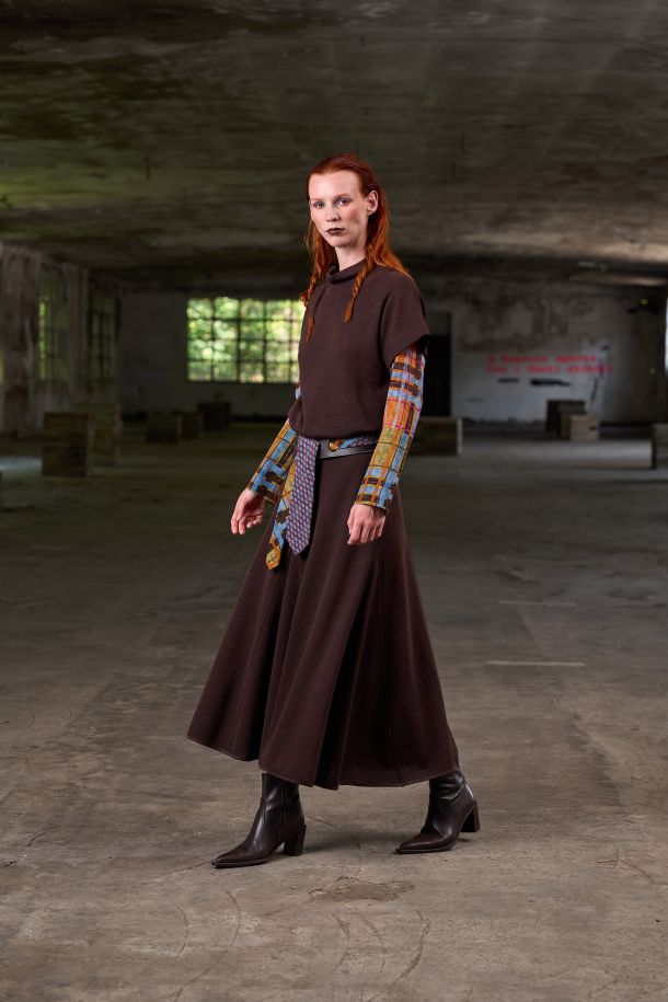 Roberta Redaelli AI 2026-27 PAPILIO, R1378 pull collo imbuto con manica corta kimono in maglia di lana