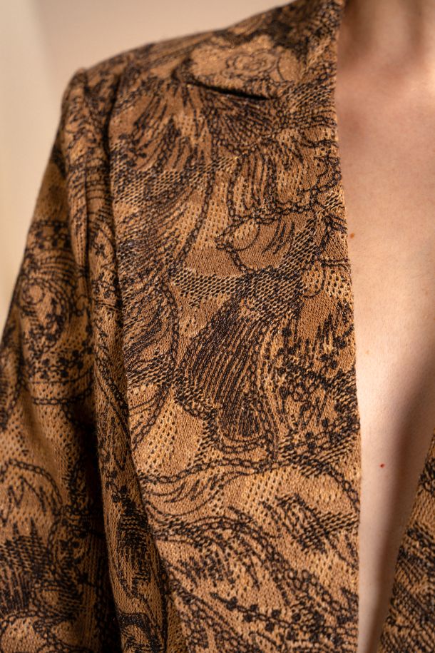 Roberta Redaelli fall winter 2025-26, R1345/2ST Jacket with cufflink in DINAMI-TECS brocade jacquard knit with contrasting raised print - topazio