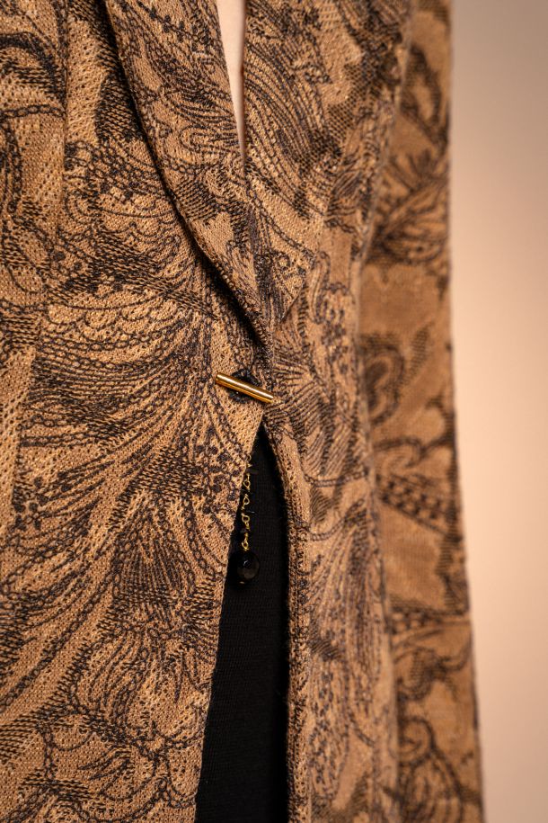 Roberta Redaelli fall winter 2025-26, R1345/2ST Jacket with cufflink in DINAMI-TECS brocade jacquard knit with contrasting raised print - topazio