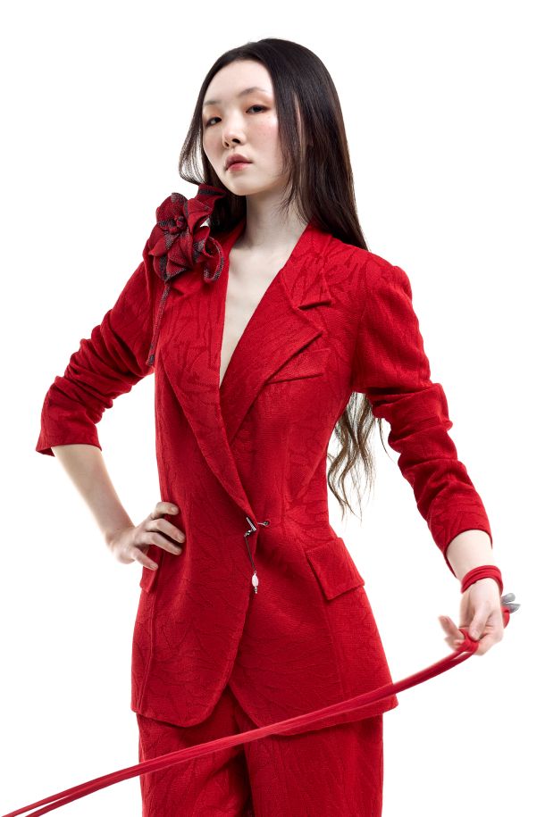 Roberta Redaelli PRIMAVERA ESTATE 2026, RSA146 giacca doppiopetto con gemello in maglia jacquard dinami-tecs fiore piccolo corallo