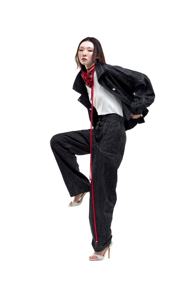 Roberta Redaelli primavera estate 2026, RD513 pantaloni con tascone e impunture jeans nero