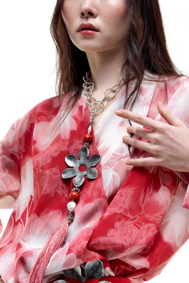 Roberta Redaelli spring summer 2026, AL316 Silver chain necklace with flower and tassel 