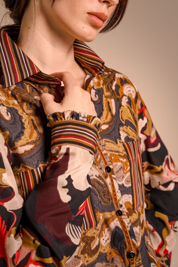 Roberta Redaelli fall winter 2025-26, RD490 Printed silk shirt with pockets print ricamo topazio, acquarello rubino, riga rubino