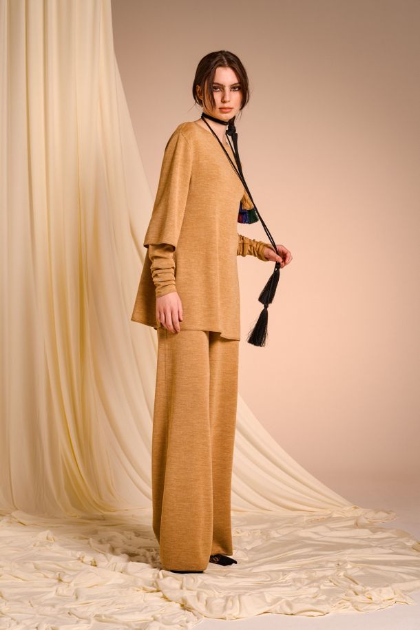 Roberta Redaelli fall winter 2025-26, R1348 Knit trousers with large pockets topazio