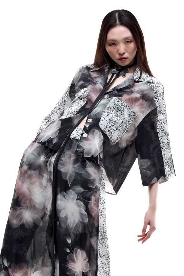 Roberta Redaelli spring summer 2026, RD502 Boxy silk shirt with bands and large pockets trasparenze monocolore nero - fiore piccolo piatto bianco