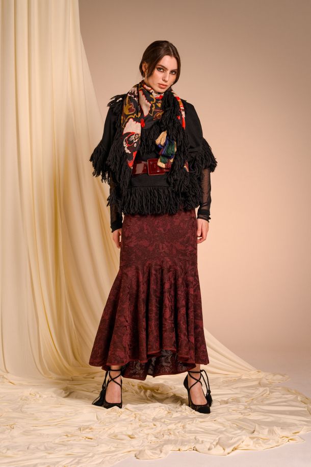 Roberta Redaelli AUTUNNO INVERNO 2025-26, RT1023 scialle in seta stampata con frange stampa acquarello rubino