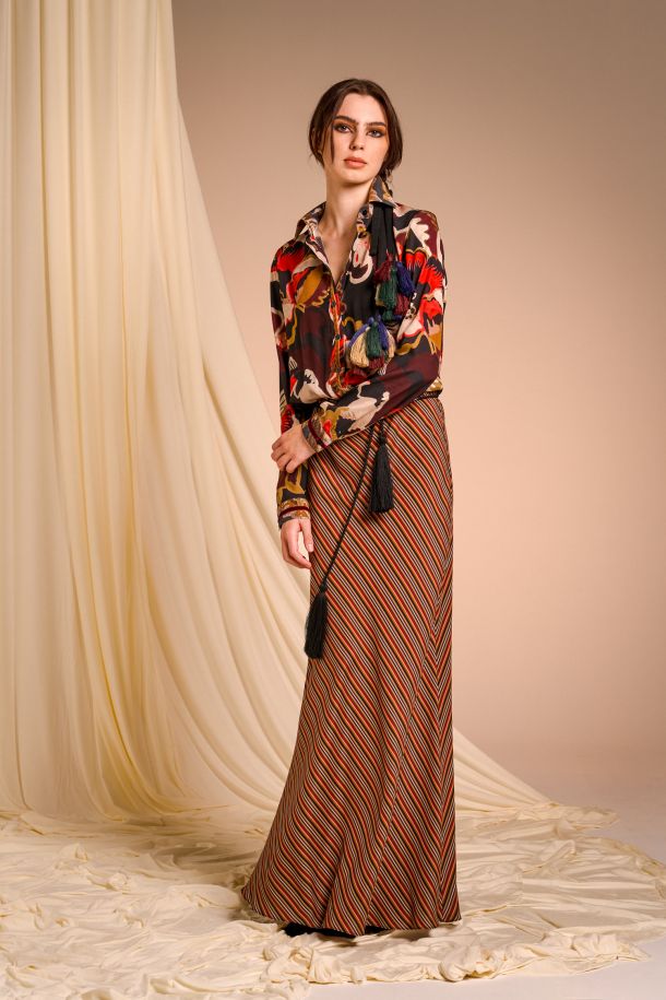 Roberta Redaelli AUTUNNO INVERNO 2025-26, RD489 abito camicia sbieco in seta stampata stampa acquarello rubino, riga rubino, ricamo topazio