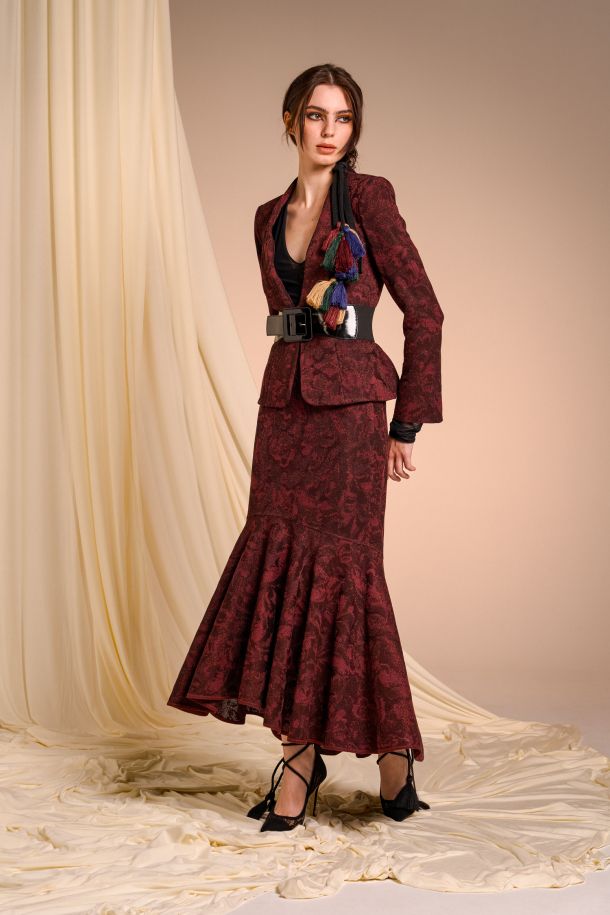 Roberta Redaelli AUTUNNO INVERNO 2025-26, R1357 gonna con ruota in maglia jacquard dinami-tecs broccato rubino