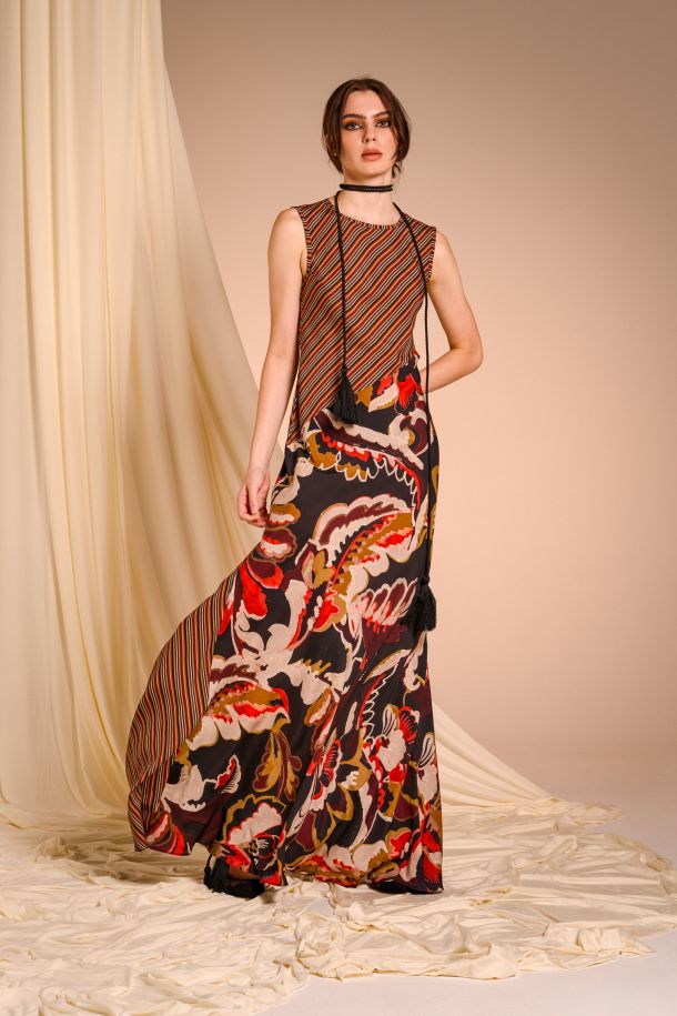 Roberta Redaelli AUTUNNO INVERNO 2025-26, RD488 abito sbieco in seta stampata stampa acquarello rubino, riga rubino